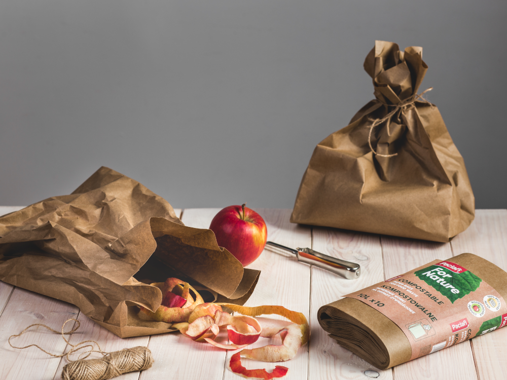 Vreće od recikliranog papira možete ponijeti u trgovinu, u njima donijeti jabuke, a onda iste te vreće koristiti za kompost. 