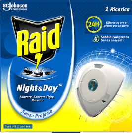 Proizvod Raid Night&Day punjenje za električni aparatić protiv komaraca i tigrastih komaraca brenda Raid