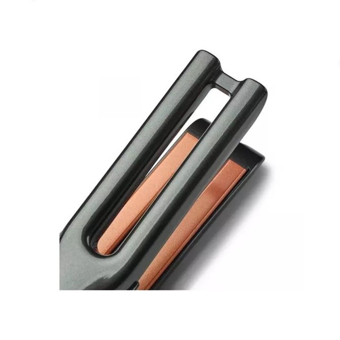 Proizvod Revlon dvostruka pegla za kosu brenda Revlon