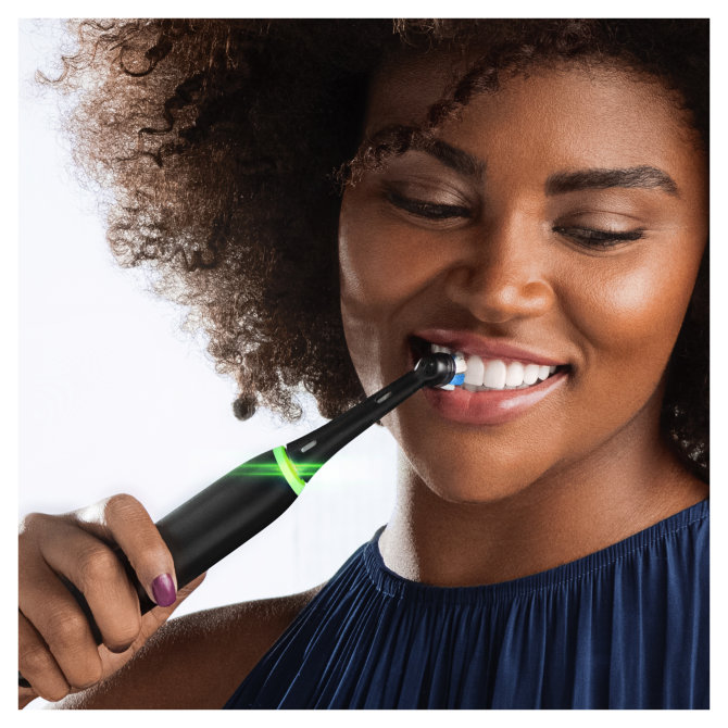 Proizvod Oral-B električna zubna četkica iO5 duopack brenda Oral-B