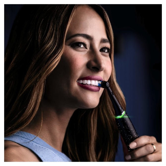Proizvod Oral-B električna četkica iO10 - cosmic crna brenda Oral-B