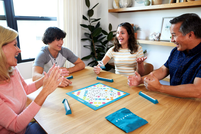 Proizvod Scrabble Together 2u1 brenda Mattel društvene igre