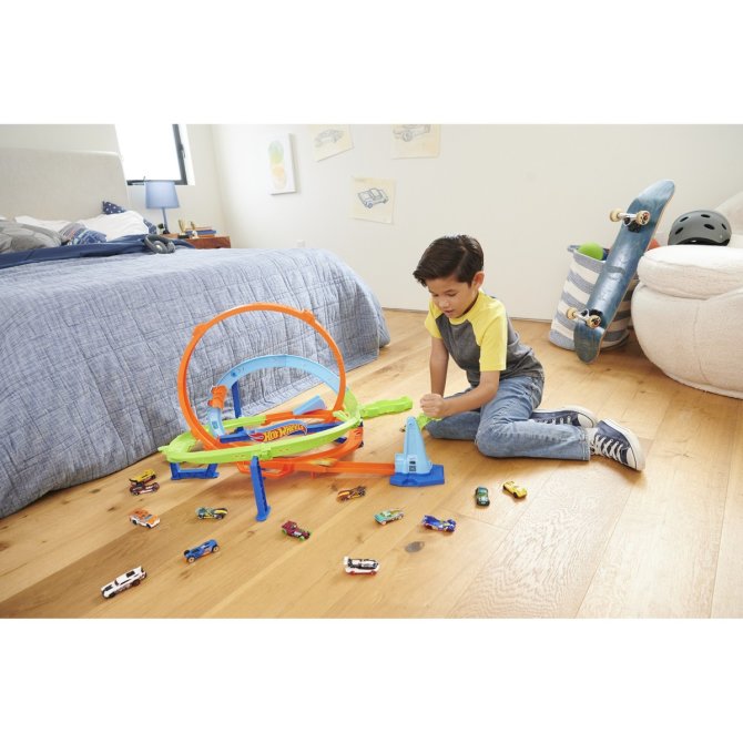 Proizvod Hot Wheels Action set za igru - super velika petlja brenda Hot Wheels