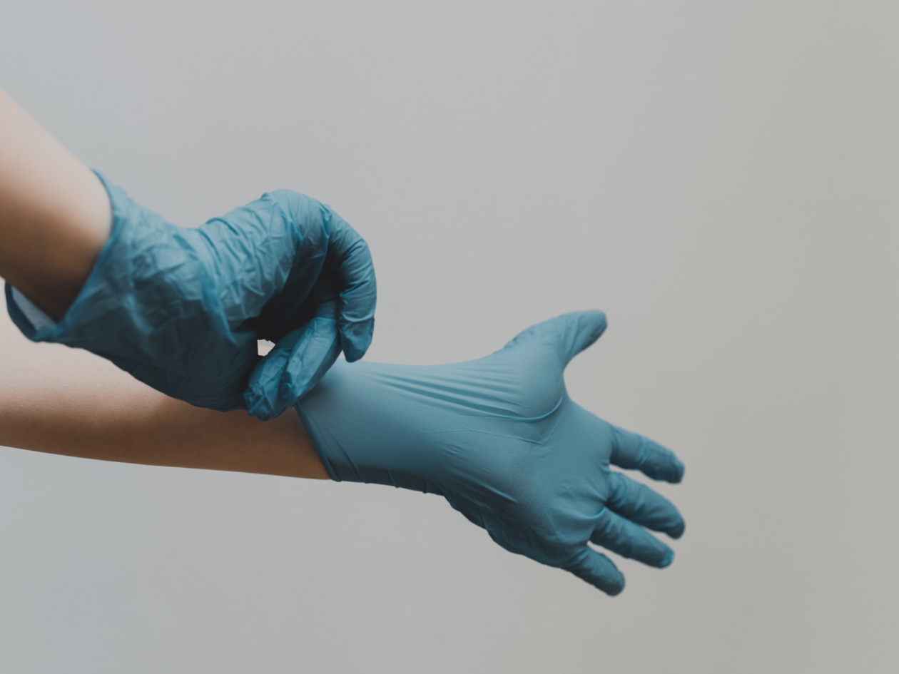 Gumene rukavice za čišćenje doma